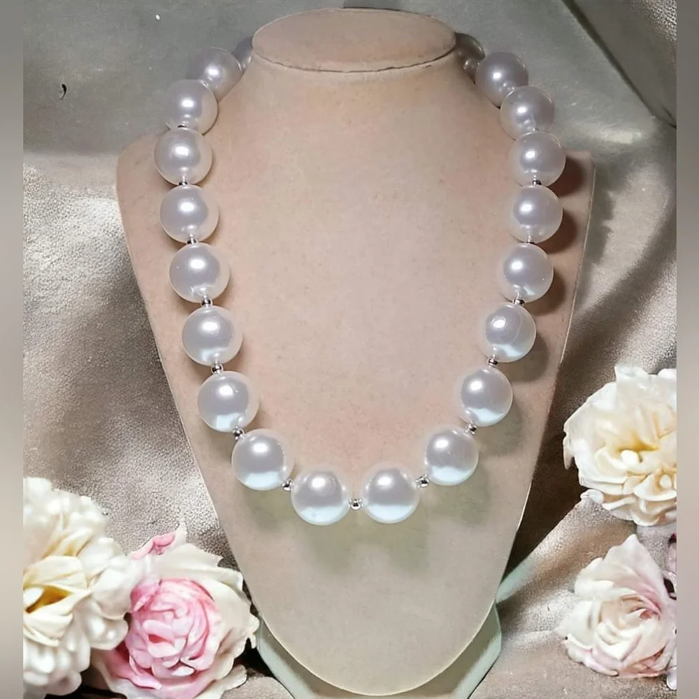 Vintage huge faux pearl & glass beaded 19"-23" necklace. - Picture 1 of 3